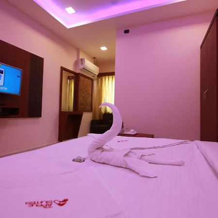 Hotel Apple Suites Bangalore Exterior foto
